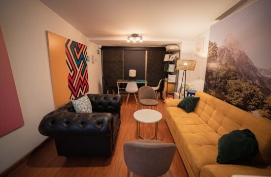 polux-studios-sala-vip-21-550x360 Estudio de Grabación en Bogotá