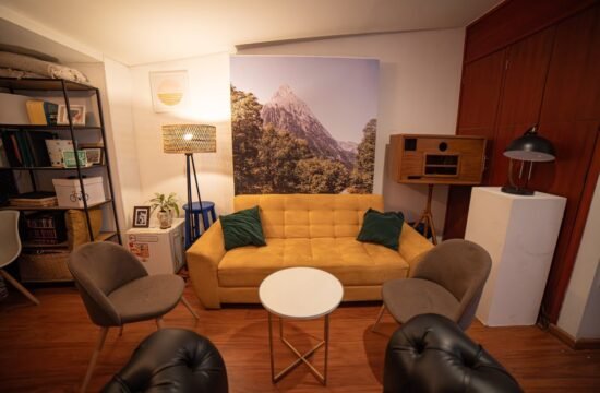 polux-studios-sala-vip-23-550x360 Estudio de Grabación en Bogotá